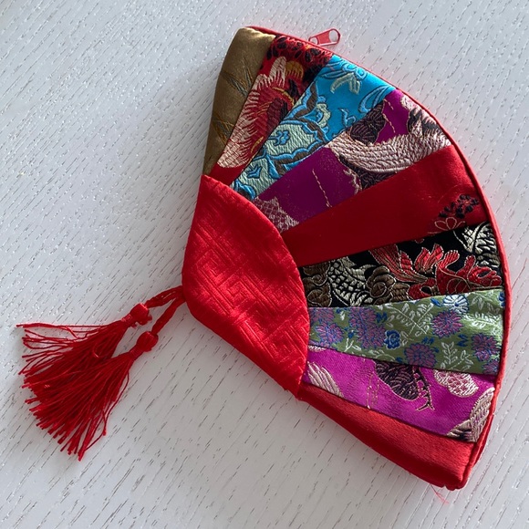 💛 New - Small Patchwork Fan Clutch/Purse/Cosmetic Bag 💛 - Picture 2 of 5